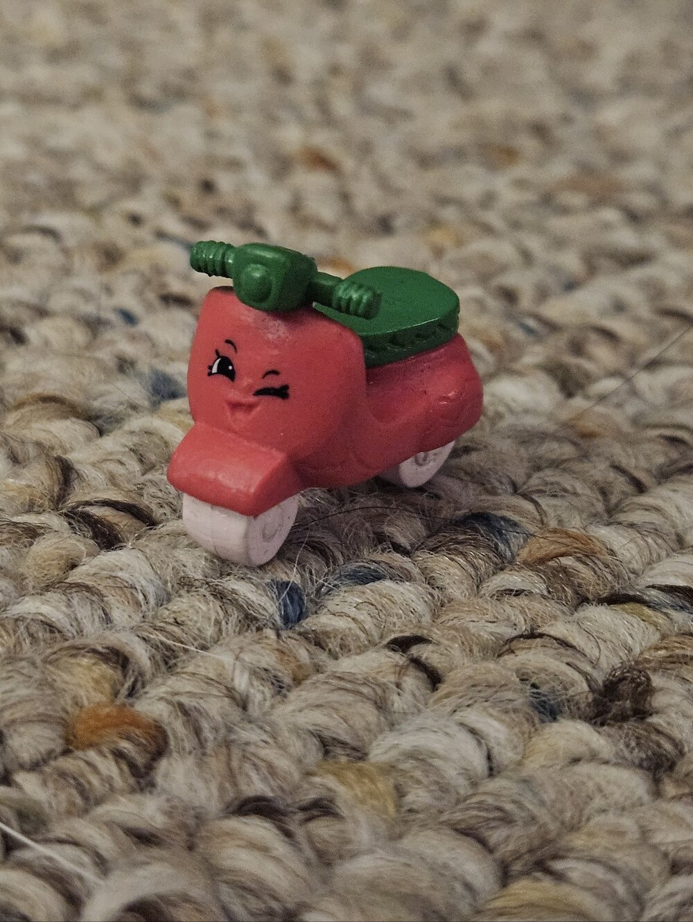 Moose Toys Shopkins Maria Moped